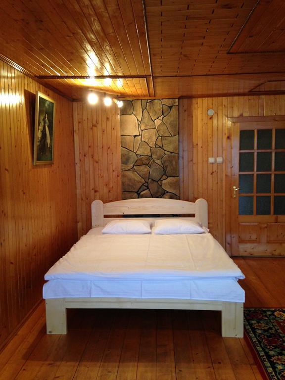 Hotel Usadba Tatarchik Tatariv Esterno foto