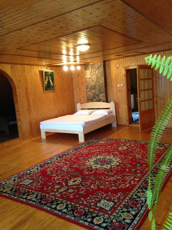 Hotel Usadba Tatarchik Tatariv Esterno foto